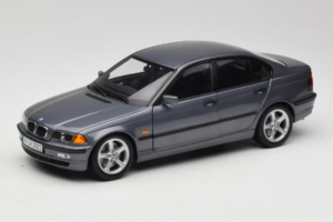 BMW 318i E46 Grey Metallic Édition Concessionnaire UT Models 1:18 80430028459 Métal Moulé