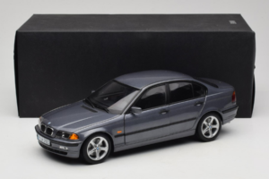 BMW 318i E46 Grey Metallic Édition Concessionnaire UT Models 1:18 80430028459 Métal Moulé — image 8 sur 8