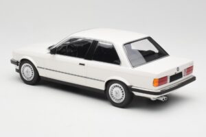 BMW 323i E21 Blanc Minichamps 1:18 155026005 Métal Moulé — image 5 sur 6