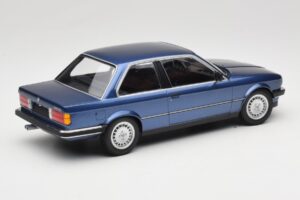 BMW 323i E30 Blue Metallic Minichamps 1:18 155026002 Métal Moulé — image 2 sur 6