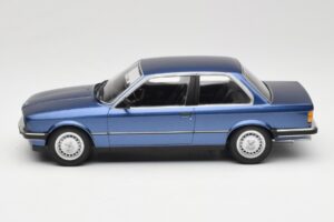 BMW 323i E30 Blue Metallic Minichamps 1:18 155026002 Métal Moulé — image 3 sur 6