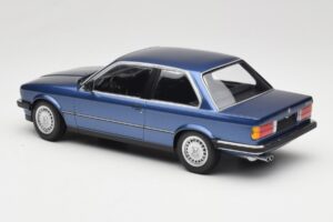 BMW 323i E30 Blue Metallic Minichamps 1:18 155026002 Métal Moulé — image 5 sur 6