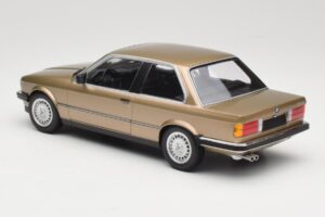 BMW 323i E30 Brown Metallic Minichamps 1:18 155026004 Métal Moulé — image 5 sur 6
