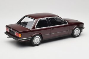 BMW 323i E30 Dark Red Metallic Minichamps 1:18 155026007 Métal Moulé — image 2 sur 6