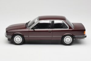 BMW 323i E30 Dark Red Metallic Minichamps 1:18 155026007 Métal Moulé — image 3 sur 6
