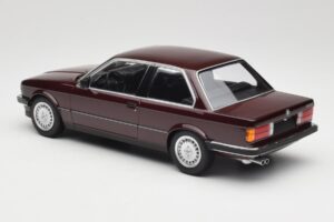 BMW 323i E30 Dark Red Metallic Minichamps 1:18 155026007 Métal Moulé — image 5 sur 6