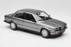 BMW 323i E30 Grey Metallic Minichamps 1:18 155026006 Métal Moulé — image 4 sur 6