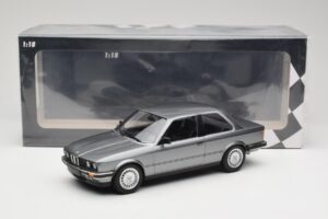 BMW 323i E30 Grey Metallic Minichamps 1:18 155026006 Métal Moulé — image 6 sur 6