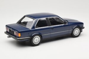 BMW 323i E30 Saturn Blue Minichamps 1:18 155026009 Métal Moulé — image 2 sur 6