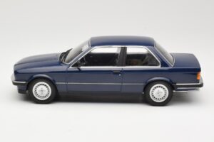BMW 323i E30 Saturn Blue Minichamps 1:18 155026009 Métal Moulé — image 3 sur 6