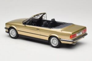BMW 325i E30 Cabriolet Beige MCG 1:18 MCG18544 Métal Moulé — image 5 sur 6