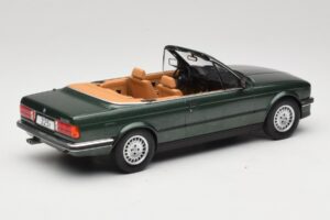 BMW 325i E30 Cabriolet Vert MCG 1:18 MCG18545 Métal Moulé — image 2 sur 6