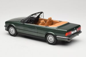 BMW 325i E30 Cabriolet Vert MCG 1:18 MCG18545 Métal Moulé — image 5 sur 6