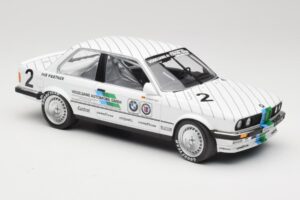 BMW 325i E30 #2 O. Manthey Vogelsang Automobile 3rd Place Eifel Race DTM 1986 Minichamps 1:18 155862602 Métal Moulé — image 4 sur 6