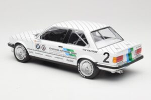 BMW 325i E30 #2 O. Manthey Vogelsang Automobile 3rd Place Eifel Race DTM 1986 Minichamps 1:18 155862602 Métal Moulé — image 5 sur 6