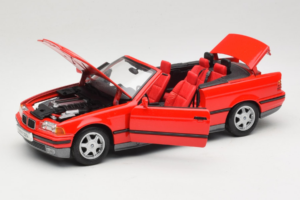 BMW 325i E36 Cabriolet Rouge Maisto 1:18 50229 Métal Moulé — image 2 sur 8