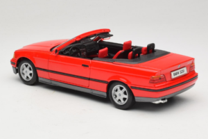 BMW 325i E36 Cabriolet Rouge Maisto 1:18 50229 Métal Moulé — image 7 sur 8