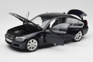 BMW 330i E46 Noir Kyosho 1:18 08731RB Métal Moulé — image 2 sur 8