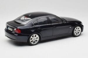 BMW 330i E46 Noir Kyosho 1:18 08731RB Métal Moulé — image 3 sur 8