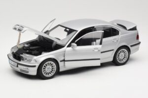 BMW 330i E46 Argent UT 1:18 80430302328 Métal Moulé — image 2 sur 8