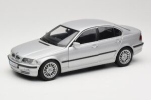 BMW 330i E46 Argent UT 1:18 80430302328 Métal Moulé