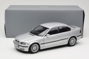 BMW 330i E46 Argent UT 1:18 80430302328 Métal Moulé — image 8 sur 8