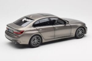 BMW 330i G20 Argent Norev 1:18 183275 Métal Moulé — image 3 sur 8