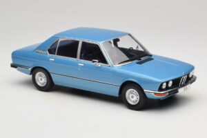 BMW 5 Series E12 Bleu MCG 1:18 MCG18541 Métal Moulé — image 4 sur 6