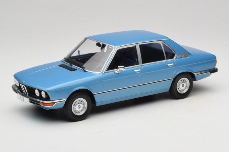 BMW 5 Series E12 Bleu MCG 1:18 MCG18541 Métal Moulé