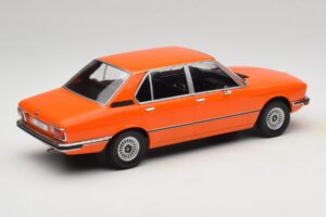 BMW 5 Series E12 Orange MCG 1:18 MCG18540 Métal Moulé — image 2 sur 6