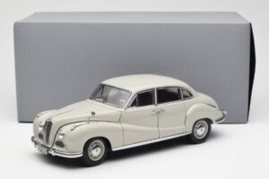 BMW 501 Cortina Gris AUTOart 1:18 80430393098 Métal Moulé — image 8 sur 8