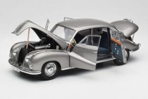 BMW 502 2.6 Luxus Silver Beige Metallic AUTOart 1:18 70591 Métal Moulé — image 2 sur 8
