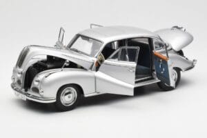 BMW 502 2.6 Luxus Super Argent AUTOart 1:18 70593 Métal Moulé — image 2 sur 8