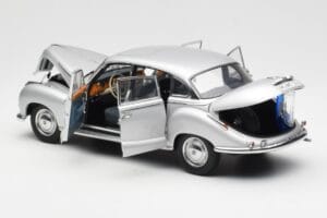 BMW 502 2.6 Luxus Super Argent AUTOart 1:18 70593 Métal Moulé — image 5 sur 8