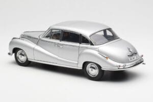 BMW 502 2.6 Luxus Super Argent AUTOart 1:18 70593 Métal Moulé — image 7 sur 8