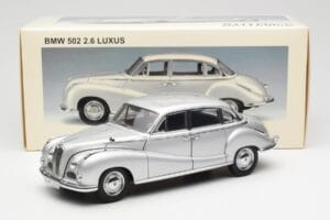BMW 502 2.6 Luxus Super Argent AUTOart 1:18 70593 Métal Moulé — image 8 sur 8