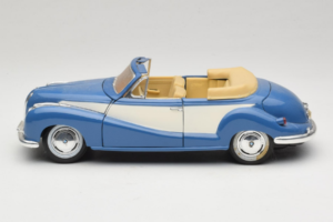 BMW 502 Cabriolet Bleu Tchibo 1:18 45396 Métal Moulé — image 4 sur 8