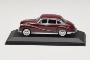 BMW 502 V8 Rouge Foncé Minichamps 1:43 430022402 Métal Moulé