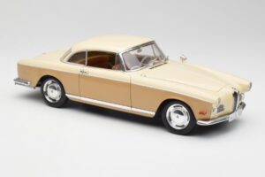 BMW 503 Beige Revell 1:18 8832 Métal Moulé — image 6 sur 8