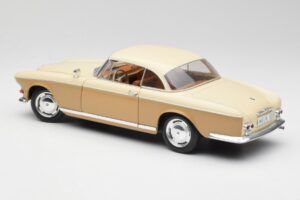 BMW 503 Beige Revell 1:18 8832 Métal Moulé — image 7 sur 8