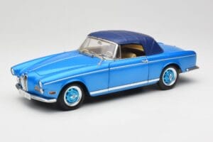 BMW 503 Cabriolet Riviera Blue Revell 1:18 08843 Métal Moulé — image 3 sur 9