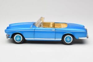 BMW 503 Cabriolet Riviera Blue Revell 1:18 08843 Métal Moulé — image 5 sur 9