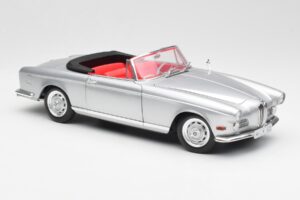BMW 503 Argent Revell 1:18 18787 Métal Moulé — image 6 sur 8