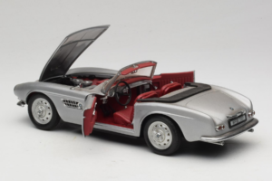 BMW 507 Cabriolet Argent Revell 1:18 8829 Métal Moulé — image 5 sur 8