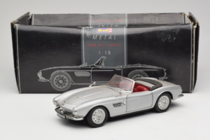 BMW 507 Cabriolet Argent Revell 1:18 8829 Métal Moulé — image 8 sur 8