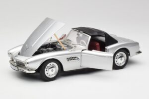 BMW 507 Argent Revell 1:18 9034 Métal Moulé — image 2 sur 8