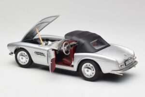BMW 507 Argent Revell 1:18 9034 Métal Moulé — image 5 sur 8