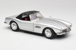 BMW 507 Argent Revell 1:18 9034 Métal Moulé — image 6 sur 8