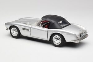 BMW 507 Argent Revell 1:18 9034 Métal Moulé — image 7 sur 8