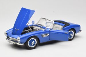 BMW 507 Touring Sport Cabriolet Bleu Revell 1:18 8810-M1 Métal Moulé — image 2 sur 8